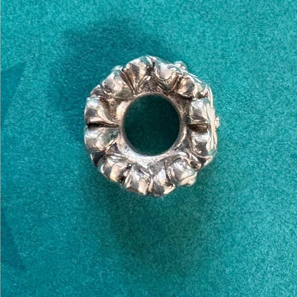 Retired Pandora Darling Daisies Spacer Charm with White Enamel Sterling Silver - Picture 3 of 4